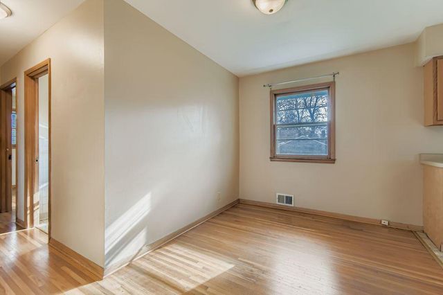 80 Sherrie Lane, Woodbury, MN 55125