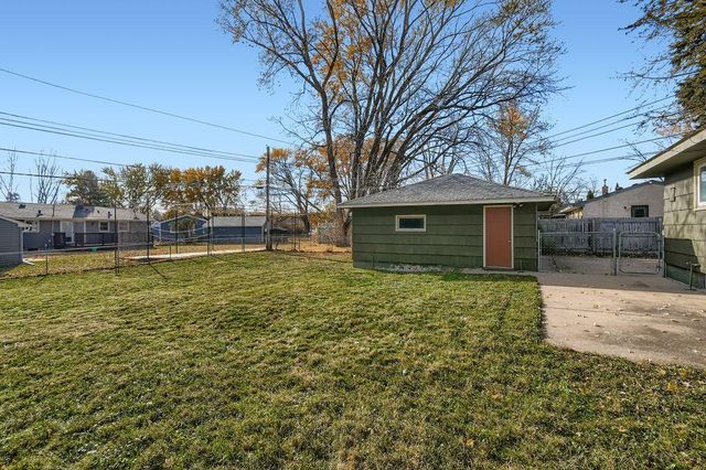 80 Sherrie Lane, Woodbury, MN 55125