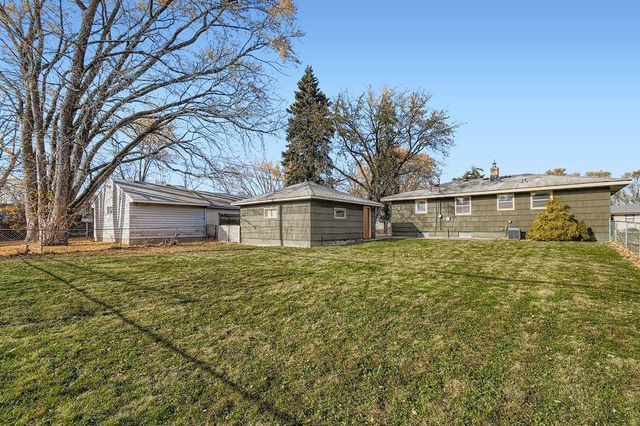 80 Sherrie Lane, Woodbury, MN 55125