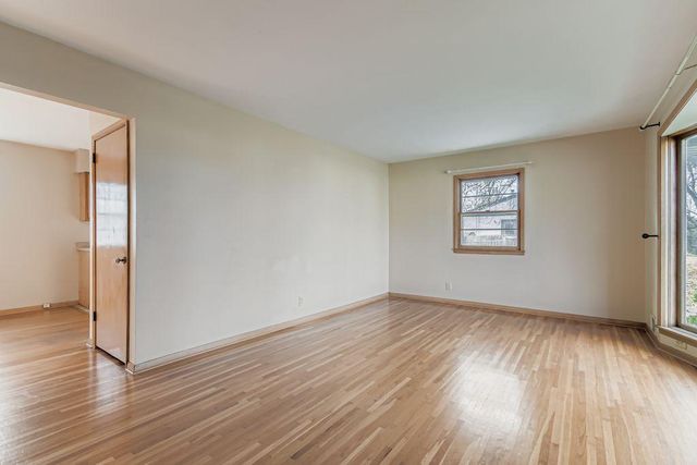 80 Sherrie Lane, Woodbury, MN 55125