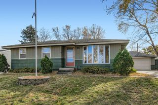 80 Sherrie Lane, Woodbury, MN 55125