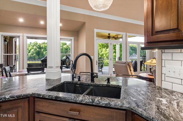 405 Harbor Approach, Johnson City, TN 37601