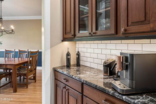 405 Harbor Approach, Johnson City, TN 37601