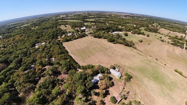 242 Oak Hill Road, Van Alstyne, TX 75495