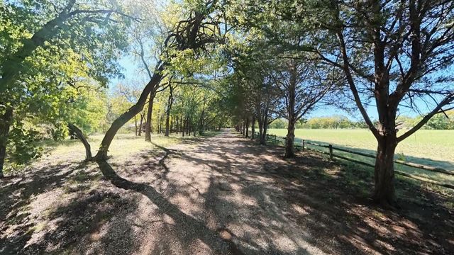 242 Oak Hill Road, Van Alstyne, TX 75495