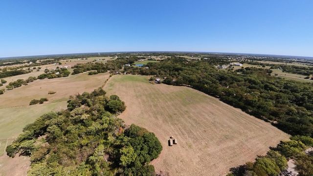 242 Oak Hill Road, Van Alstyne, TX 75495