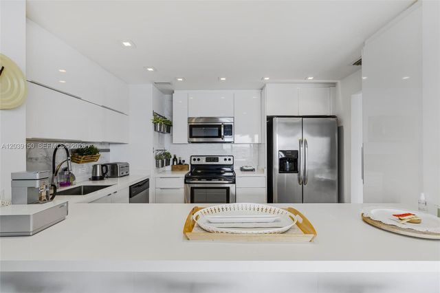 11111 Biscayne Boulevard 8C, Miami, FL 33181