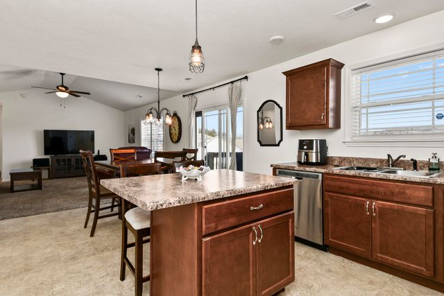 406 Spring Meadow Parkway, Branson, MO 65616