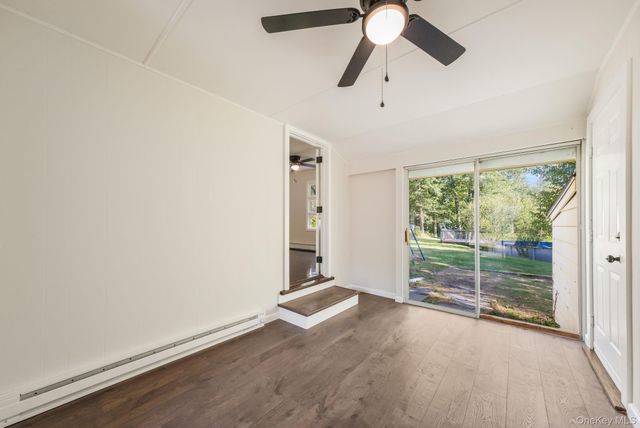 1 Norah Lane, Hyde Park, NY 12538