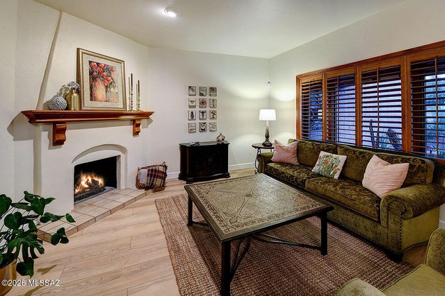 8230 E Ridgewood Drive, Tucson, AZ 85750