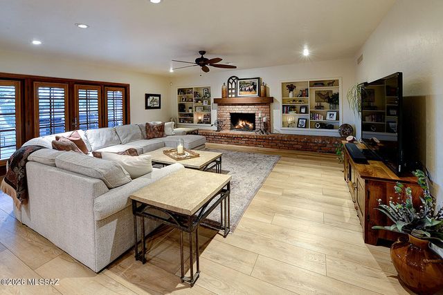 8230 E Ridgewood Drive, Tucson, AZ 85750