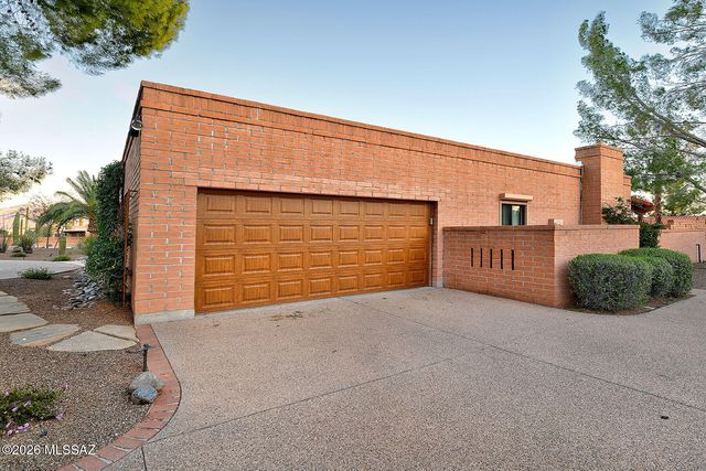 8230 E Ridgewood Drive, Tucson, AZ 85750