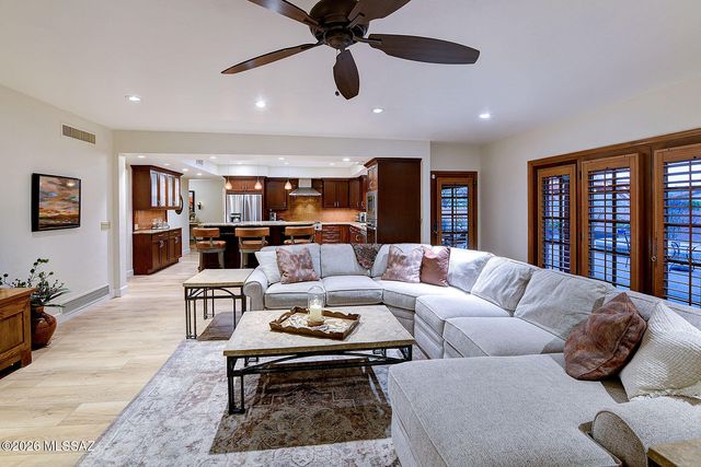 8230 E Ridgewood Drive, Tucson, AZ 85750