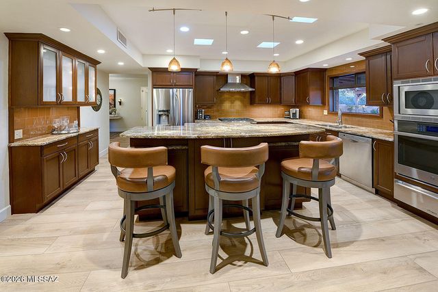 8230 E Ridgewood Drive, Tucson, AZ 85750