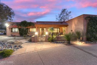 8230 E Ridgewood Drive, Tucson, AZ 85750