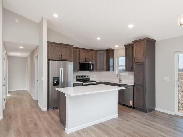 938 Prestwick Drive, Belle Plaine, MN 56011