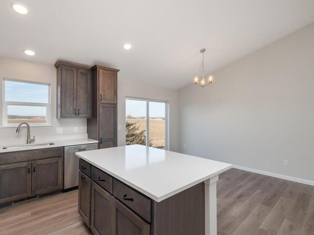 938 Prestwick Drive, Belle Plaine, MN 56011