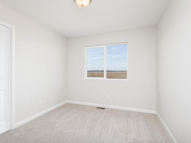 938 Prestwick Drive, Belle Plaine, MN 56011