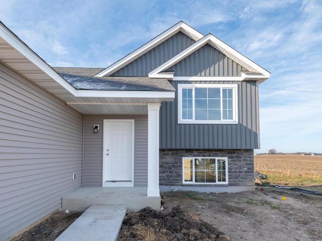 938 Prestwick Drive, Belle Plaine, MN 56011