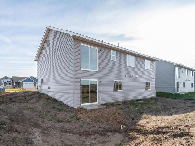 938 Prestwick Drive, Belle Plaine, MN 56011