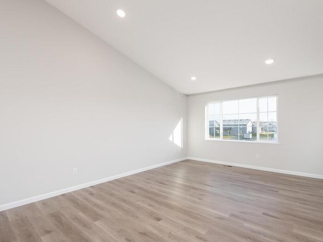 938 Prestwick Drive, Belle Plaine, MN 56011