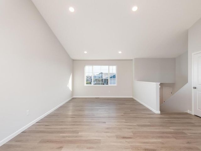 938 Prestwick Drive, Belle Plaine, MN 56011