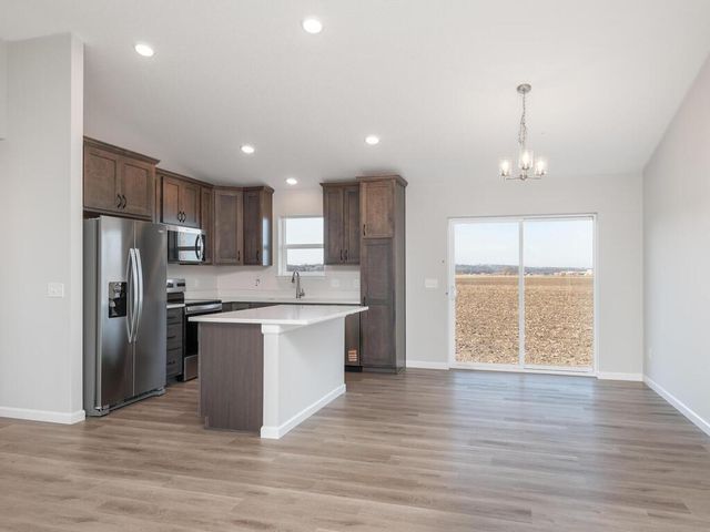 938 Prestwick Drive, Belle Plaine, MN 56011