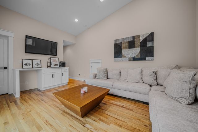 3109A Curtis St, Nashville, TN 37218