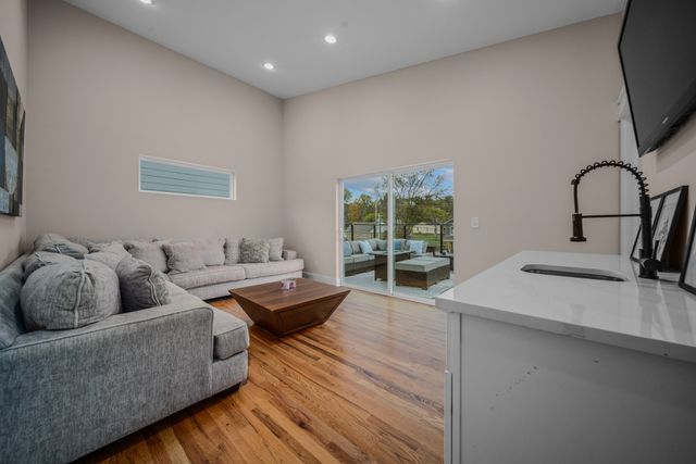 3109A Curtis St, Nashville, TN 37218