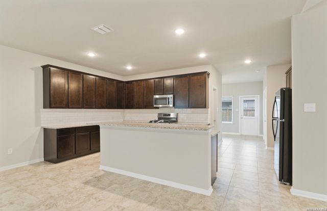 8907 Arundal Garden, Converse, TX 78109