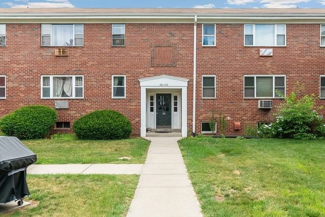 288 Regency Park Dr 288, Agawam, MA 01001