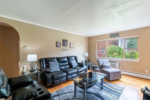 288 Regency Park Dr 288, Agawam, MA 01001