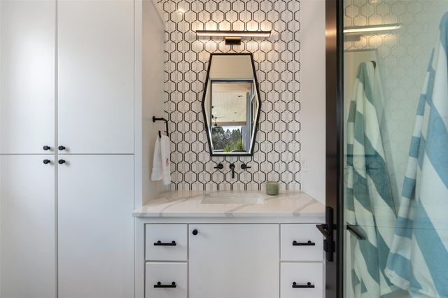 17213 MORNING GROVE LN, Austin, TX 78738