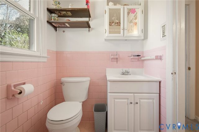 3124 W Hundred Rd, Chester, VA 23831