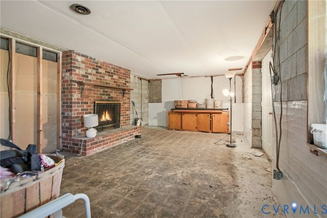 3124 W Hundred Rd, Chester, VA 23831