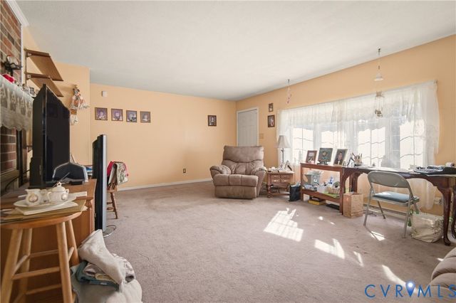 3124 W Hundred Rd, Chester, VA 23831