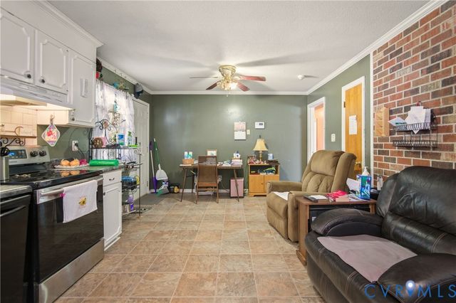 3124 W Hundred Rd, Chester, VA 23831