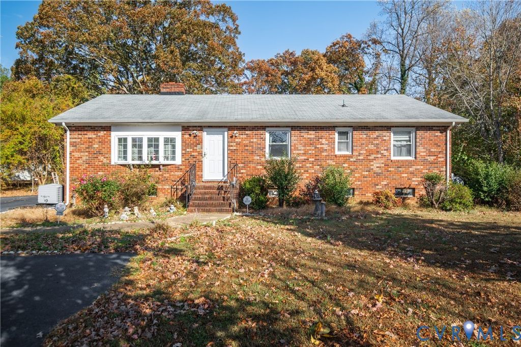 3124 W Hundred Rd, Chester, VA 23831