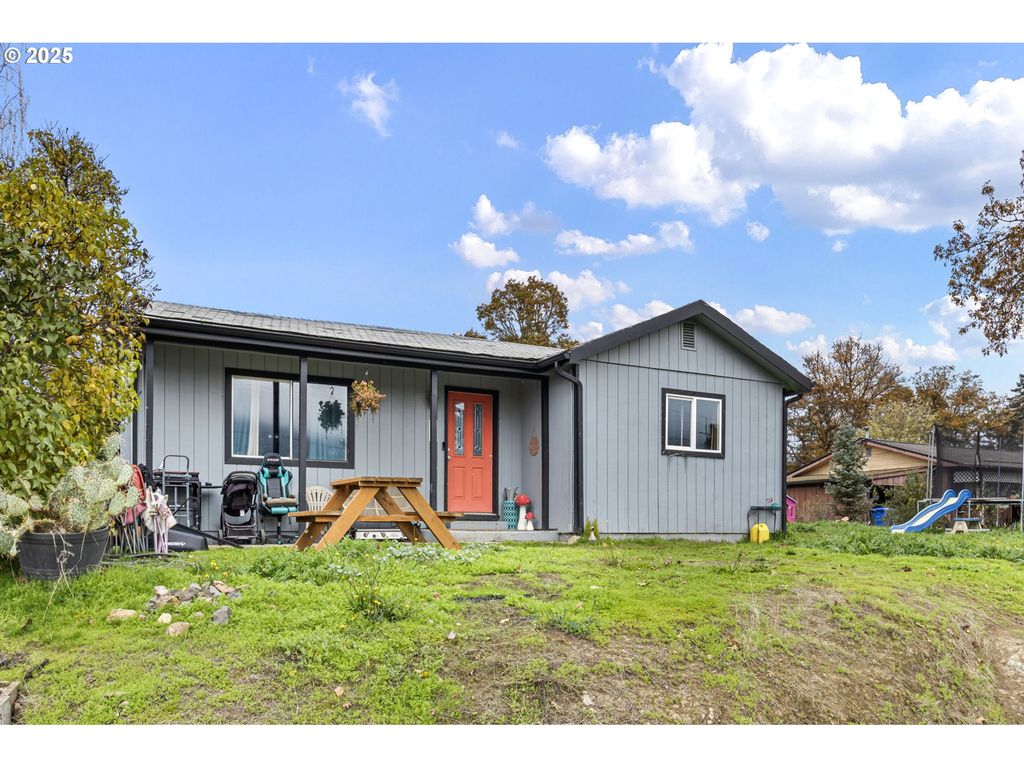 350 Se PARK St, Winston, OR 97496