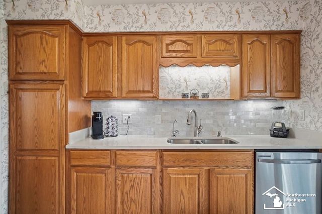 3415 Woodmont Drive, Lambertville, MI 48144