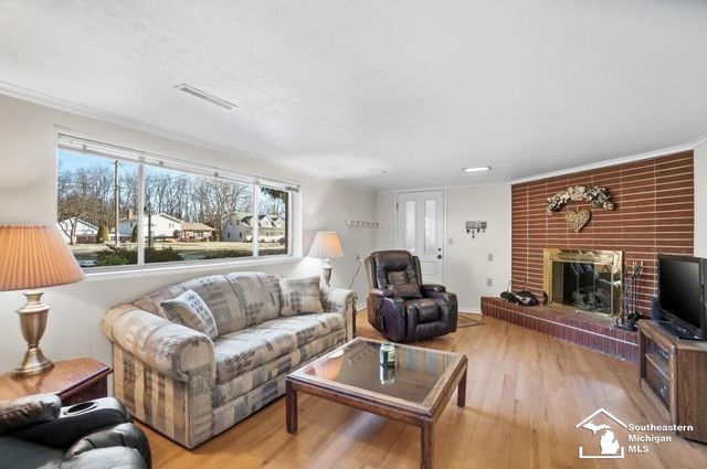 3415 Woodmont Drive, Lambertville, MI 48144