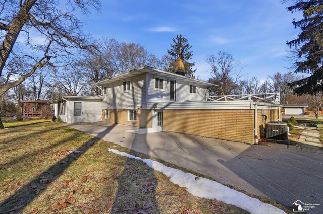 3415 Woodmont Drive, Lambertville, MI 48144