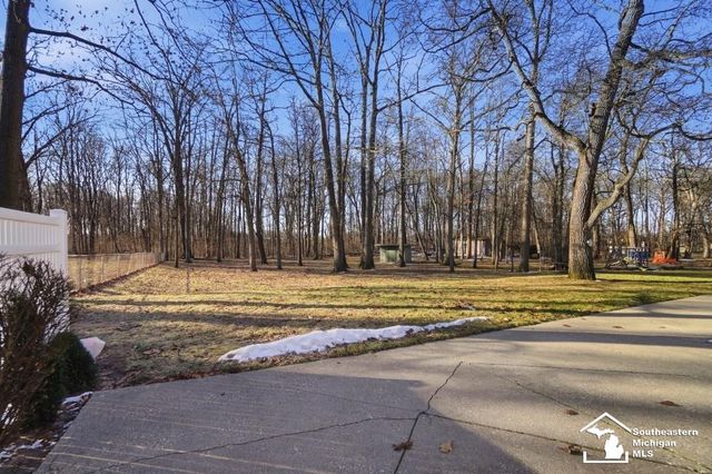 3415 Woodmont Drive, Lambertville, MI 48144