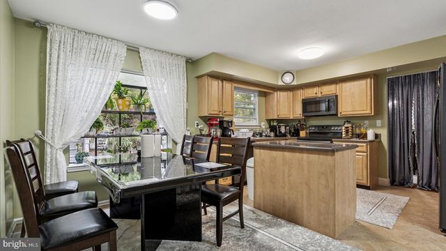 415 FOX HOLLOW DR, Feasterville Trevose, PA 19053