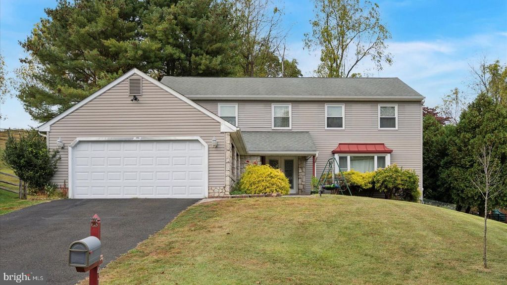 415 FOX HOLLOW DR, Feasterville Trevose, PA 19053