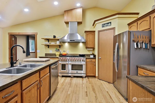 5180 Camelot Court, Langley, WA 98260