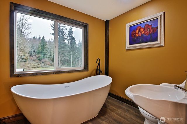 5180 Camelot Court, Langley, WA 98260