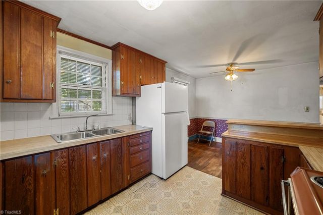2259 Sherwood Drive, Winston-salem, NC 27103