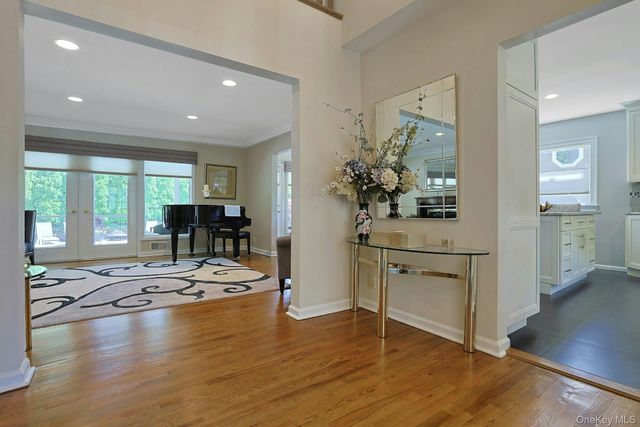 21 Soundview Drive, Eastchester, NY 10709