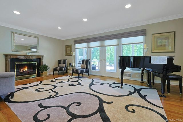 21 Soundview Drive, Eastchester, NY 10709